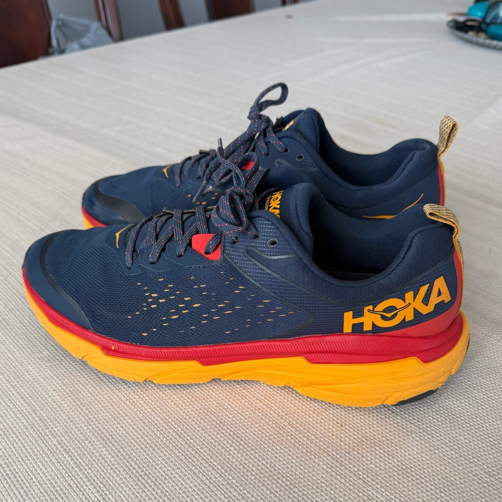 HOKA ONE ONE CHALLENGER ATR6 MEN RUNNING SHOES